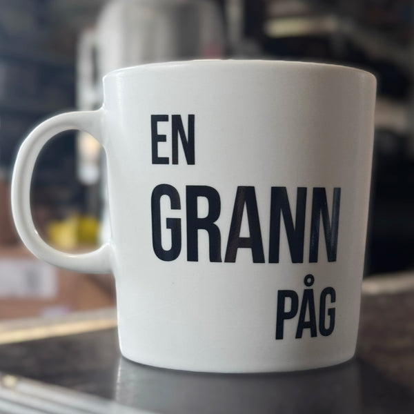 Grann Påg. Mugg [Svarta / vita]